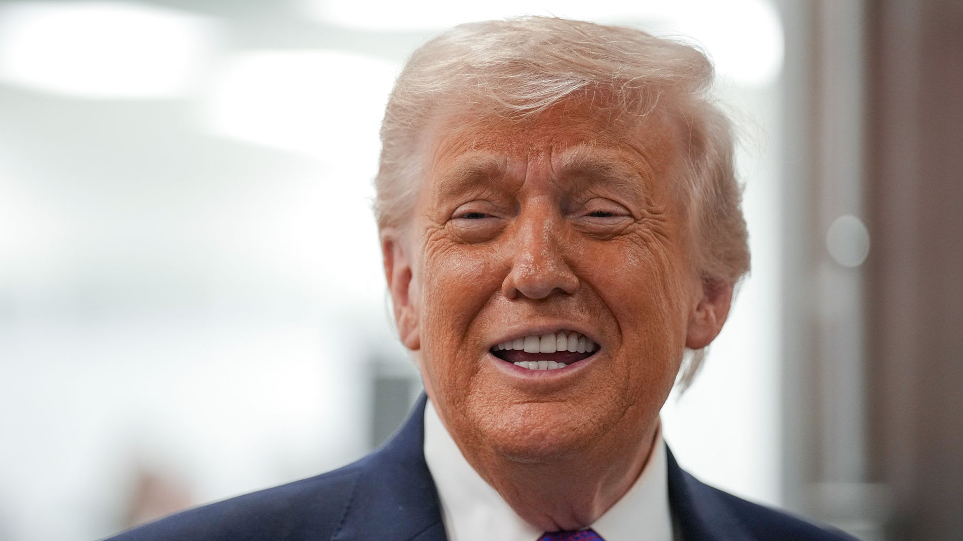 ترامب يلمّح لاتفاق وشيك مع إيران ويتحدث عن “تطورات إيجابية” في المفاوضات