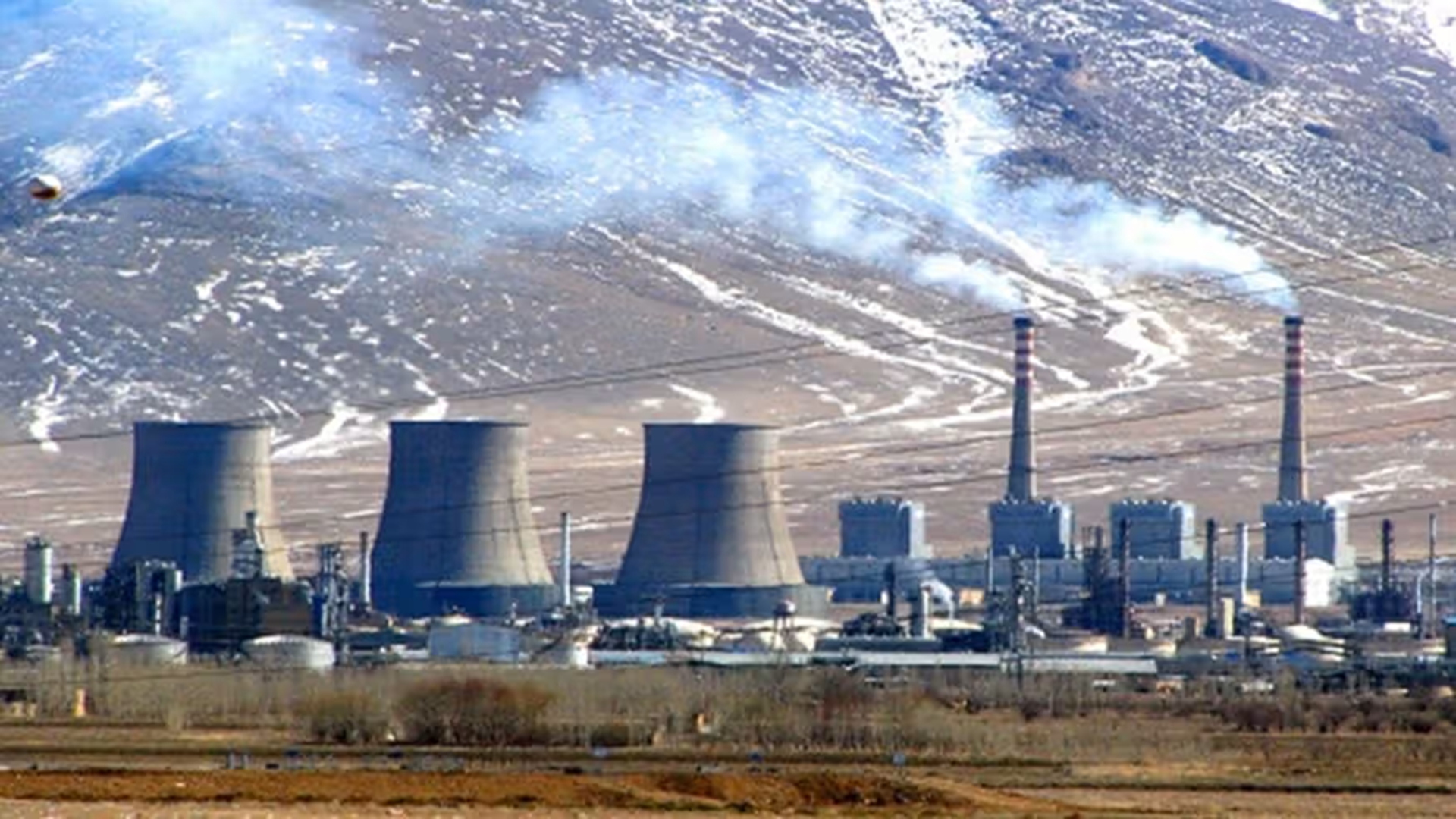 "وول ستريت جورنال": ترامب يعارض استهداف منشآت الطاقة الإيرانية في المرحلة الحالية