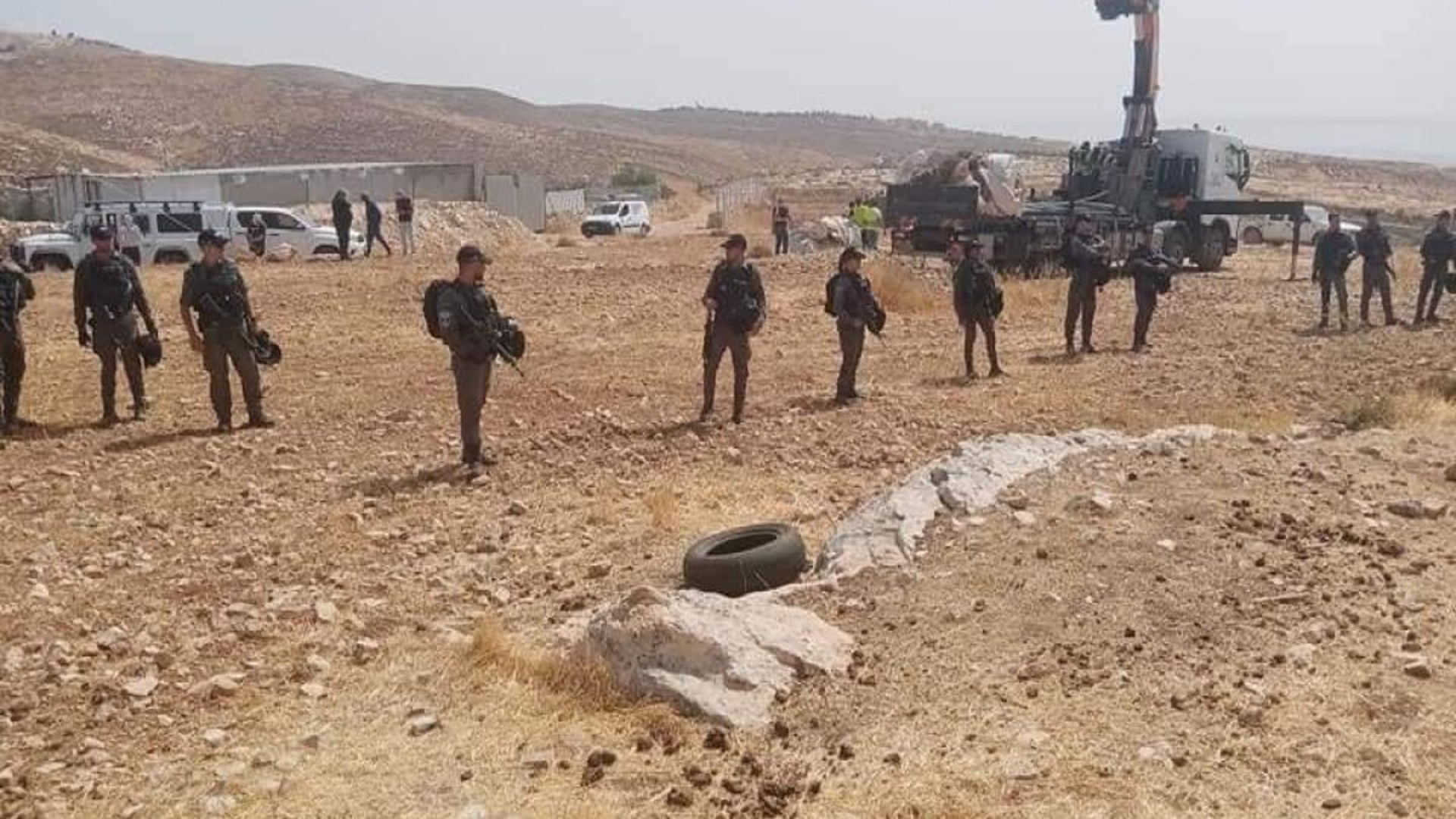 إخطارات بهدم منازل ومنشأة زراعية في بيرين جنوب شرق الخليل